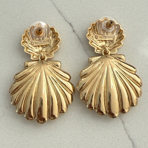 Baublebar Out of This Shell Earrings Pierced Elegant Designer Costume - Picture 5 of 7